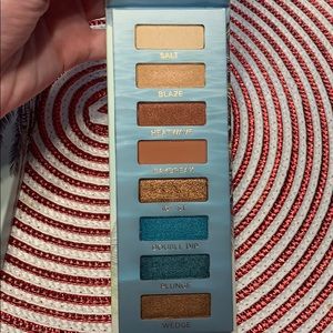 Urban Decay Makeup - Urban decay beaches eyeshadow palette Urban Decay Makeup - Urban decay beaches eyeshadow palette